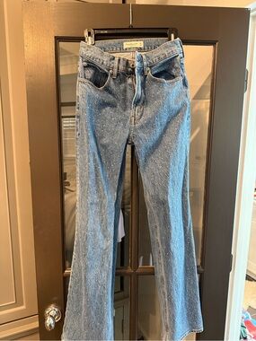 Abercrombie High Rise 90s Relaxed Shiny Embellished Jean